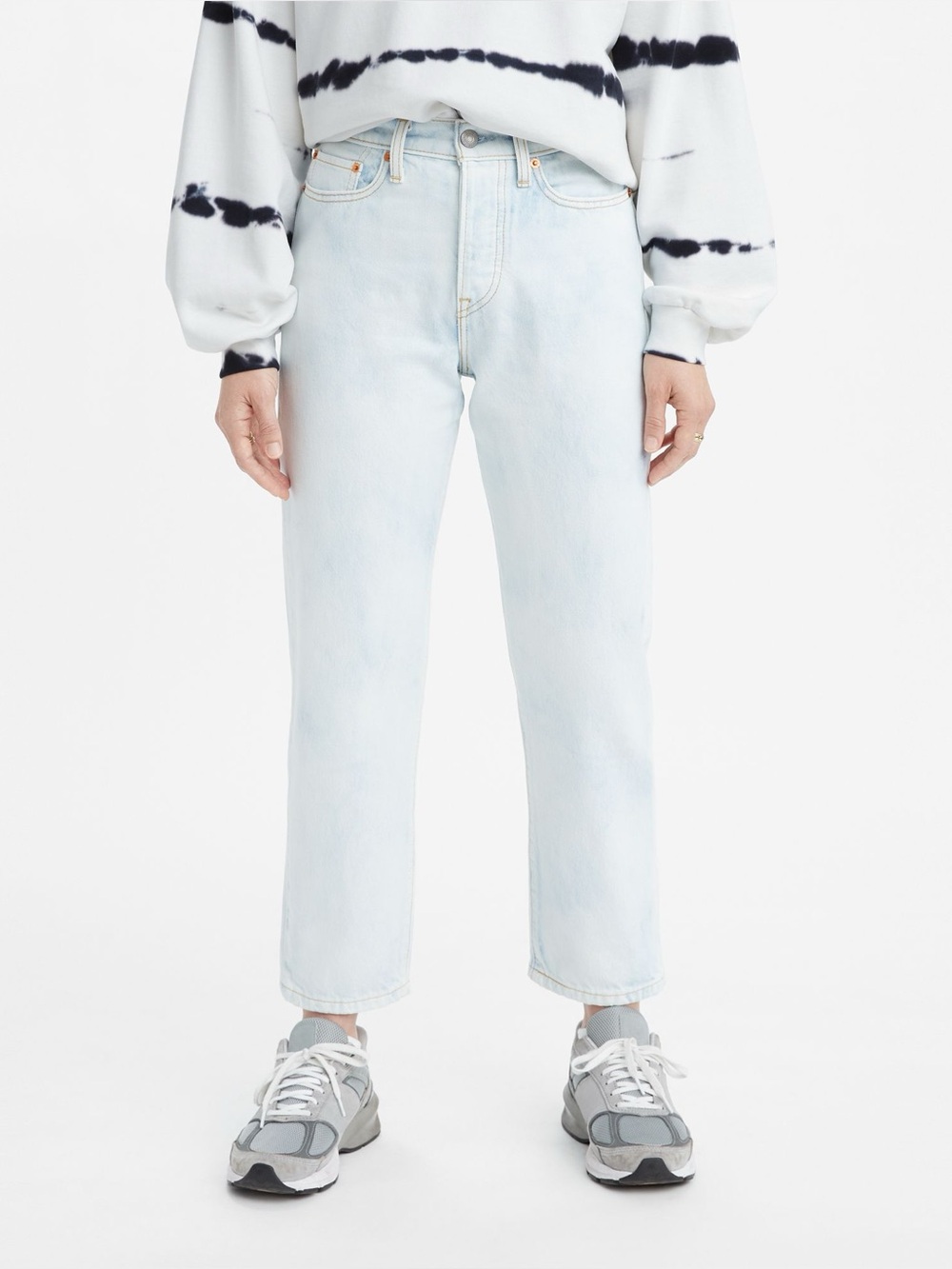 Levi’s Wedgie Straight in Cloud 9 EUC size 25, 25W x 28L